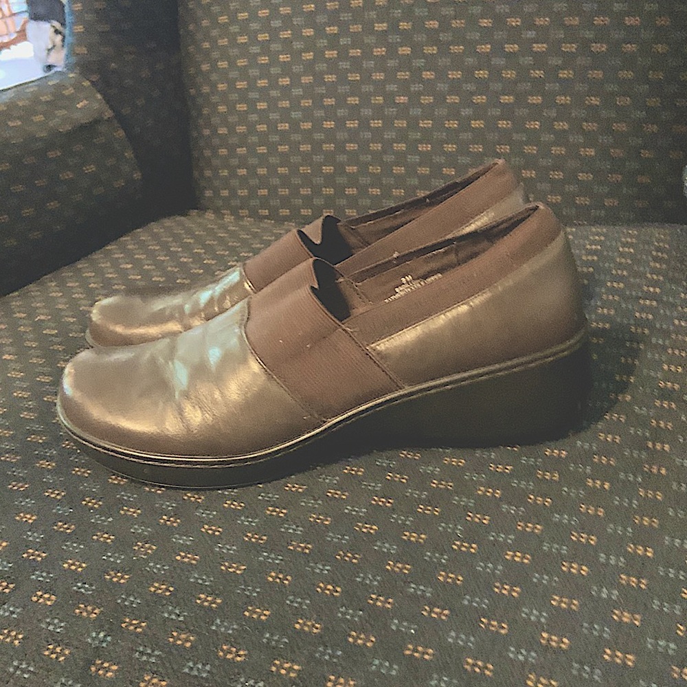 Easy Spirit leather slip-on shoes